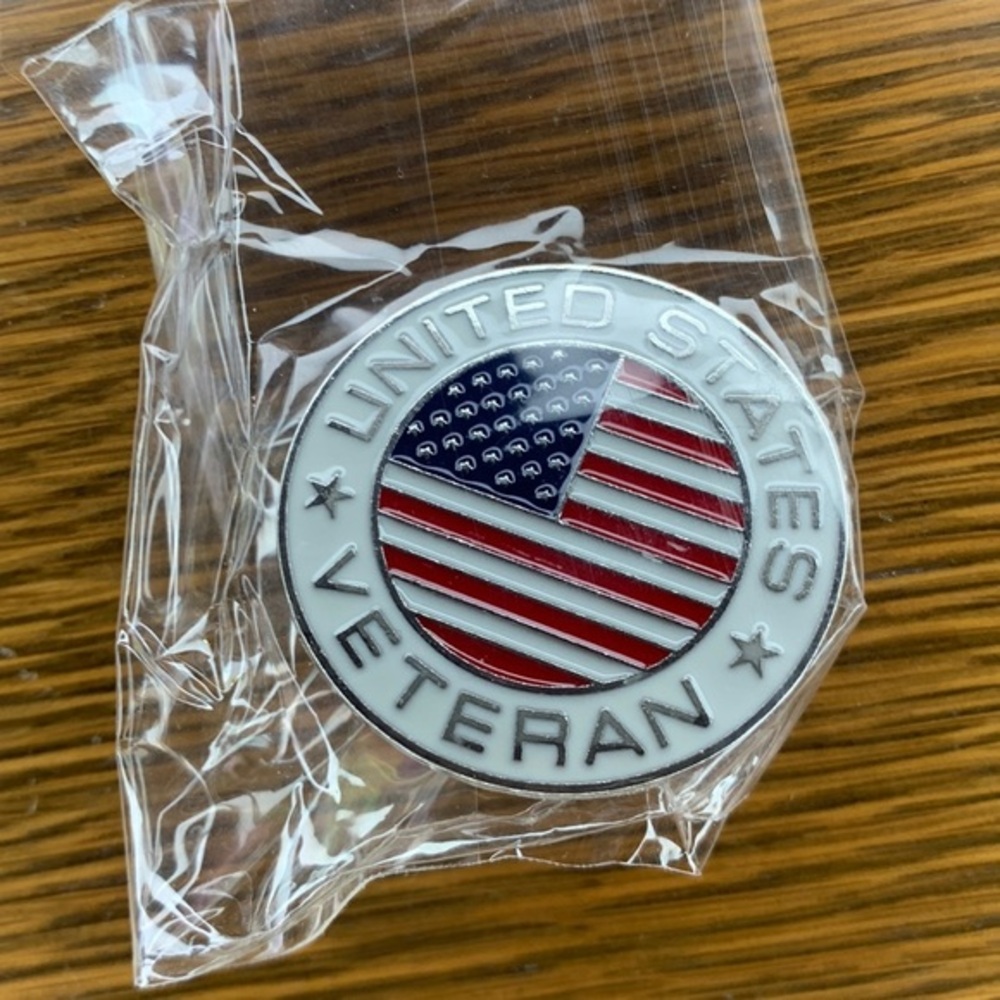 United States Veteran Flag Enamel Metal Pin, Hat tac, Jacket, Bag Lapel Pin.